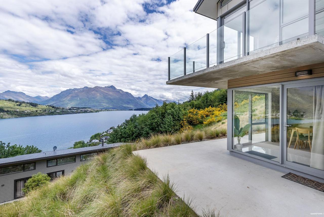 Appartement Executive Living In Bluewater à Queenstown Extérieur photo